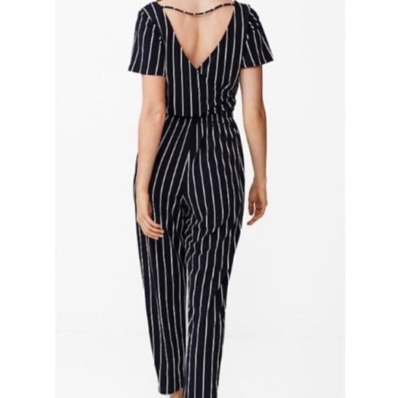 Express Black & White Pin Striped Jumpsuit | size MEDIUM - Picture 2 of 9